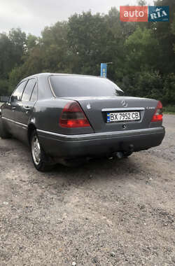 Седан Mercedes-Benz C-Class 1993 в Казатине