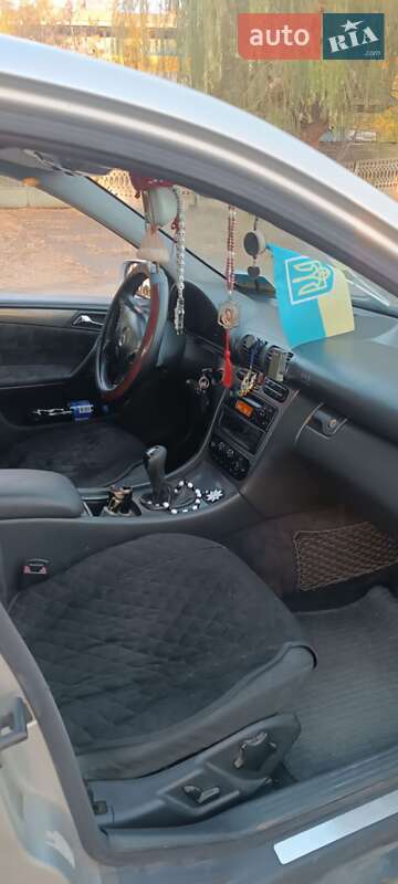 Седан Mercedes-Benz C-Class 2003 в Овідіополі