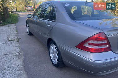 Седан Mercedes-Benz C-Class 2003 в  фото 4 Седан Mercedes-Benz C-Class 2003 в