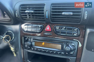 Седан Mercedes-Benz C-Class 2003 в  фото 30 Седан Mercedes-Benz C-Class 2003 в