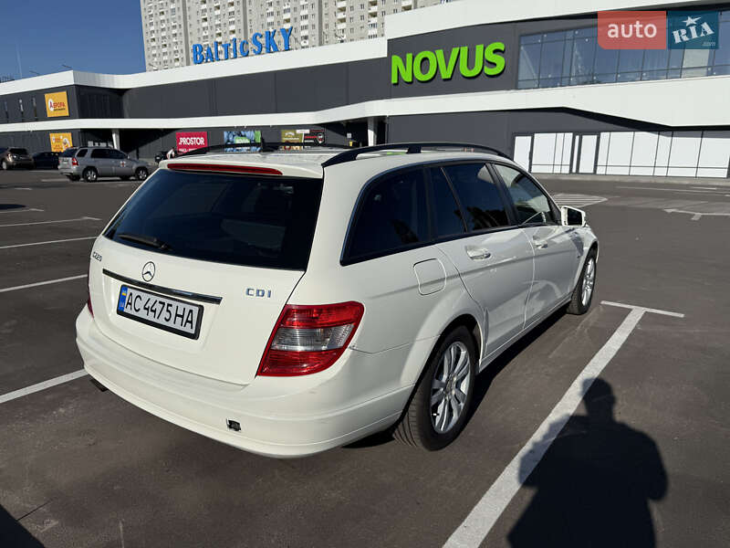 Універсал Mercedes-Benz C-Class 2010 в Києві