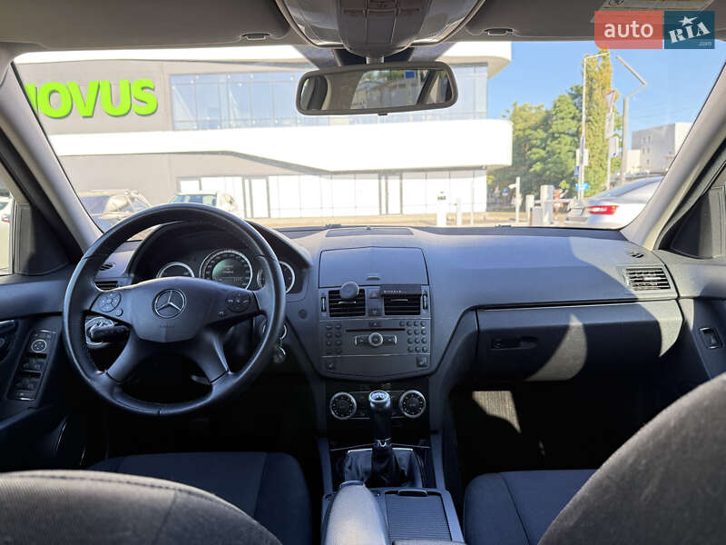 Універсал Mercedes-Benz C-Class 2010 в Києві