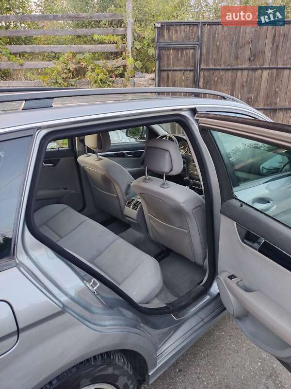 Универсал Mercedes-Benz C-Class 2007 в Киеве фото 10 Универсал Mercedes-Benz C-Class 2007 в Киеве