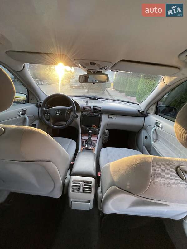 Универсал Mercedes-Benz C-Class 2001 в Житомире