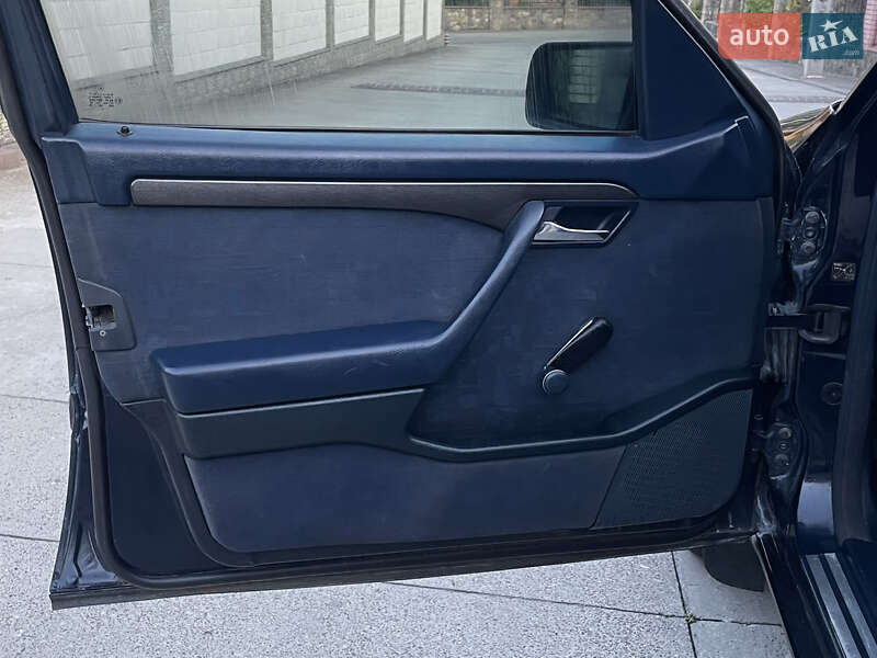 Седан Mercedes-Benz C-Class 1997 в Ивано-Франковске