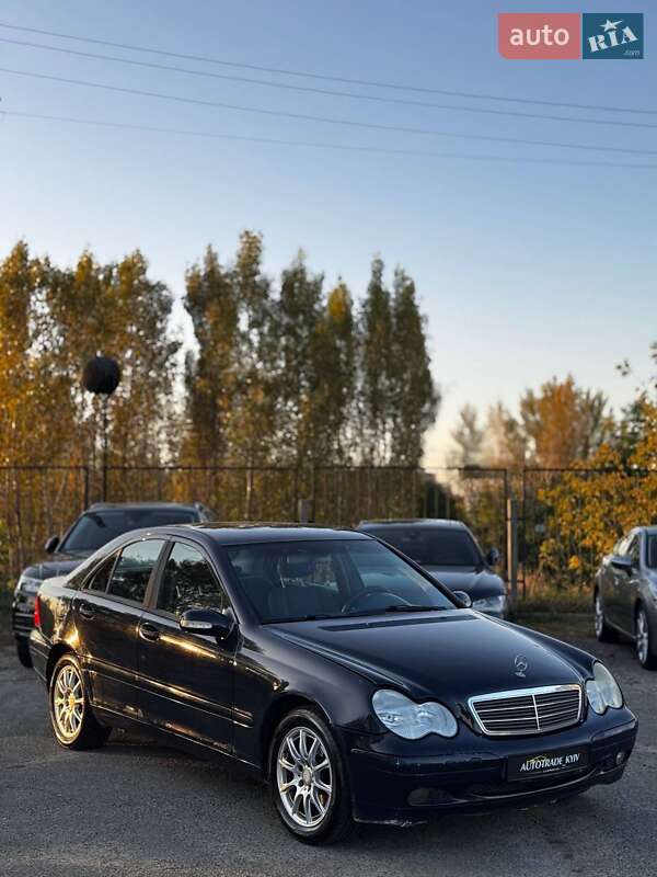 Седан Mercedes-Benz C-Class 2002 в Киеве