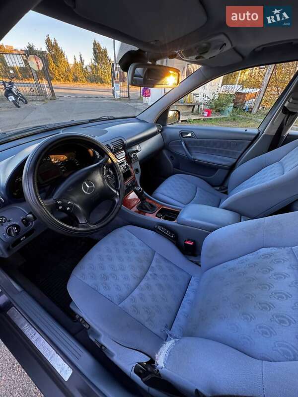 Седан Mercedes-Benz C-Class 2002 в Киеве