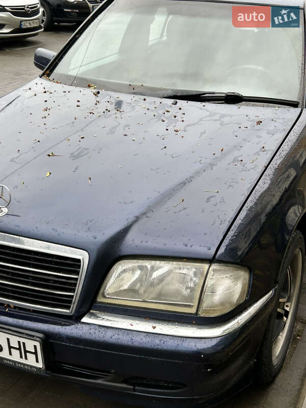 Универсал Mercedes-Benz C-Class 2000 в Луцке