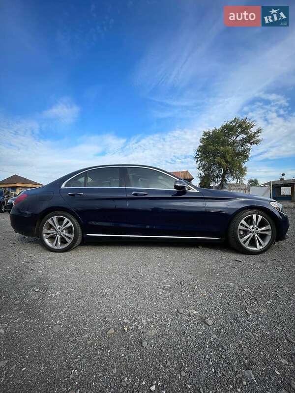 Седан Mercedes-Benz C-Class 2018 в Ужгороде