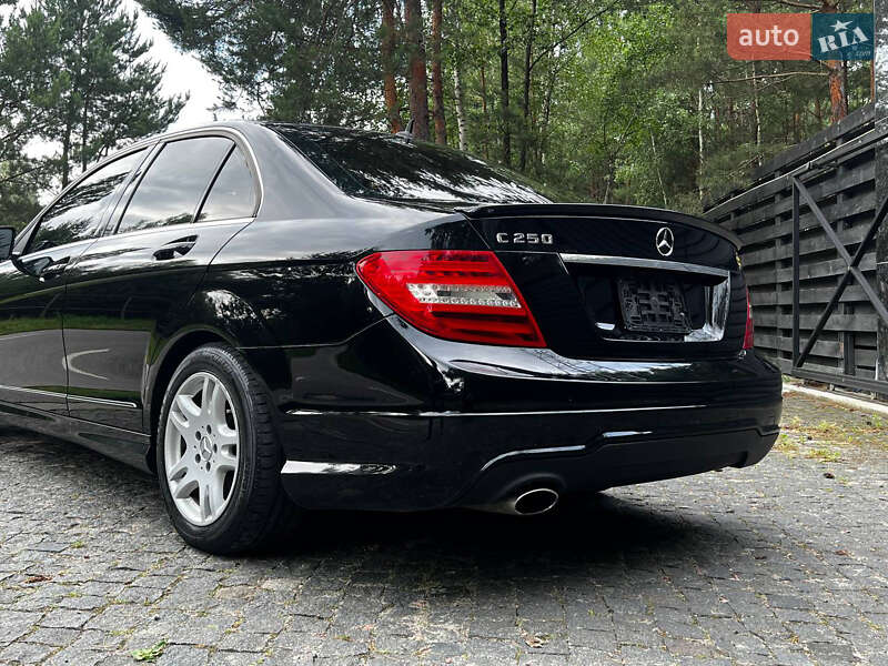 Седан Mercedes-Benz C-Class 2013 в Бучі