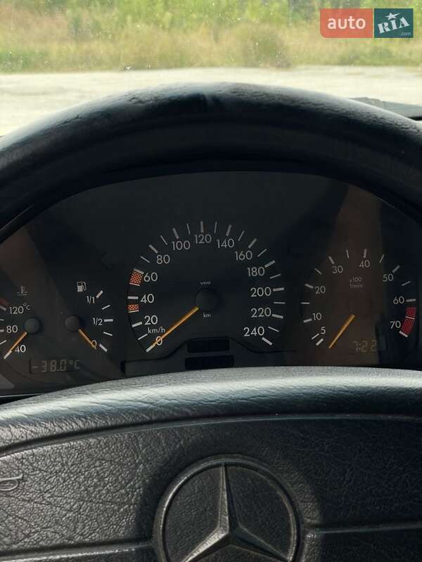 Седан Mercedes-Benz C-Class 1996 в Виннице