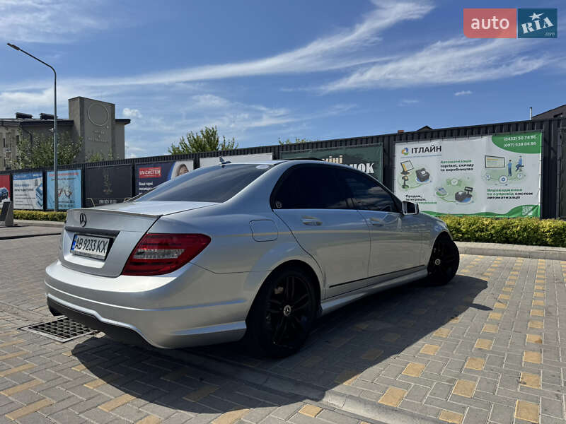 Седан Mercedes-Benz C-Class 2012 в Виннице