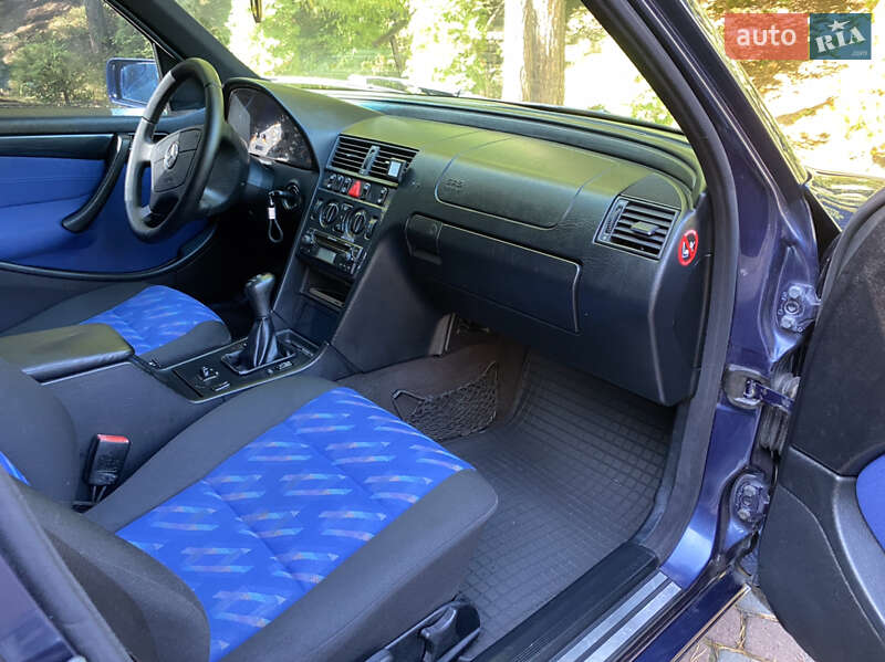 Универсал Mercedes-Benz C-Class 2000 в Дрогобыче