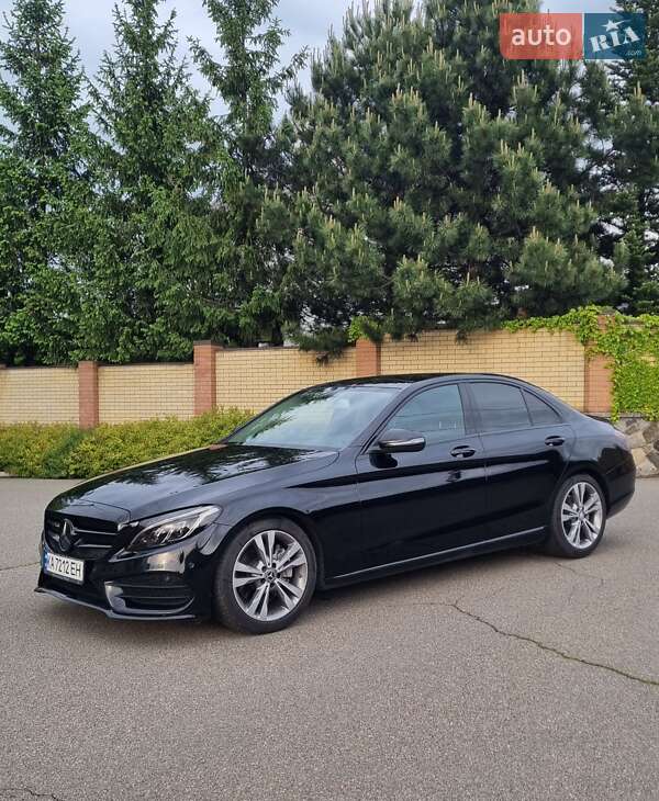 Седан Mercedes-Benz C-Class 2017 в Киеве
