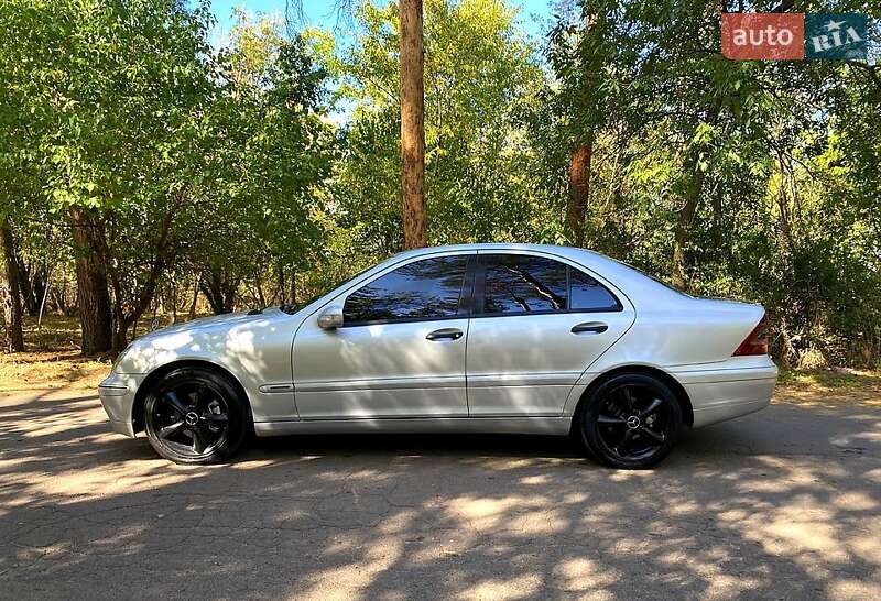 Седан Mercedes-Benz C-Class 2002 в Кропивницком