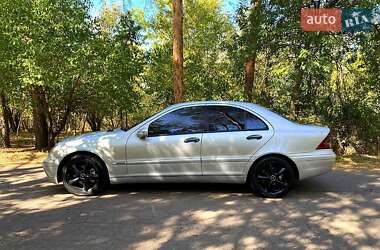 Седан Mercedes-Benz C-Class 2002 в 