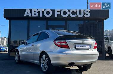 Купе Mercedes-Benz C-Class 2004 в 
