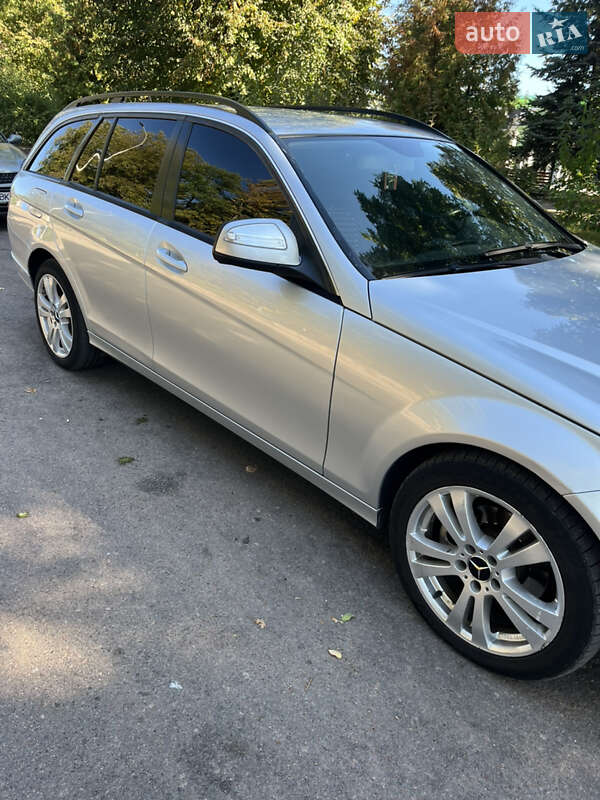 Универсал Mercedes-Benz C-Class 2008 в Житомире