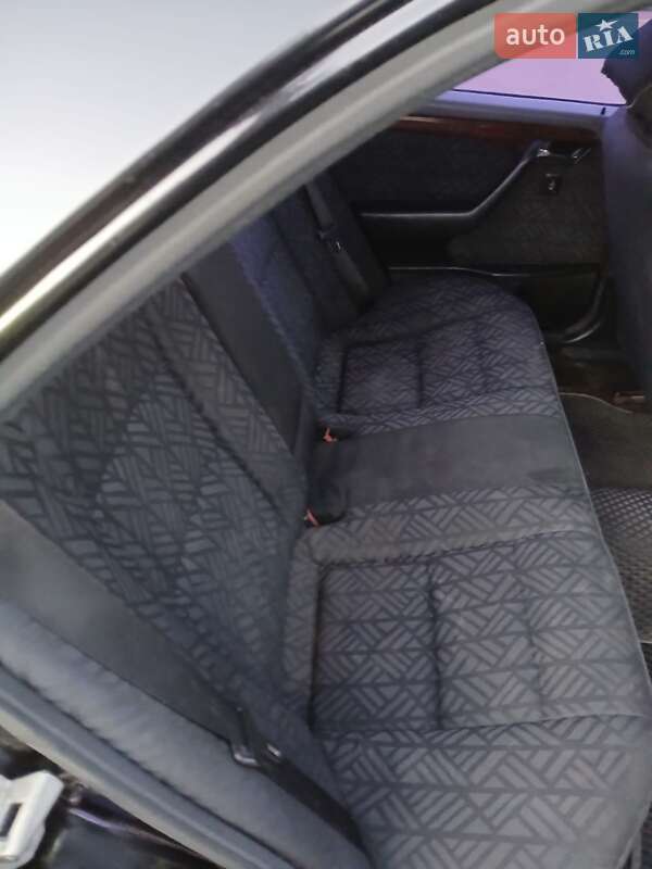 Седан Mercedes-Benz C-Class 1995 в Охтирці