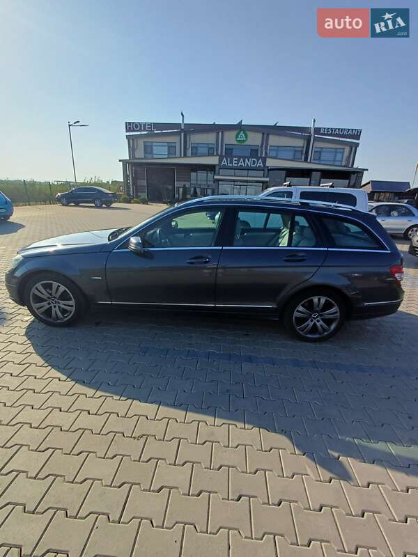 Универсал Mercedes-Benz C-Class 2012 в Черновцах