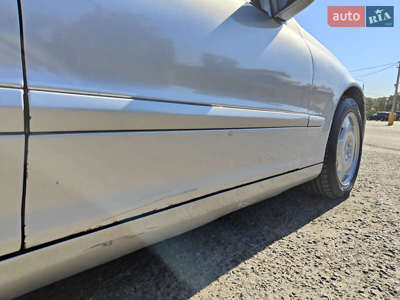 Седан Mercedes-Benz C-Class 2001 в Черновцах