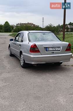 Седан Mercedes-Benz C-Class 1994 в  фото 2 Седан Mercedes-Benz C-Class 1994 в
