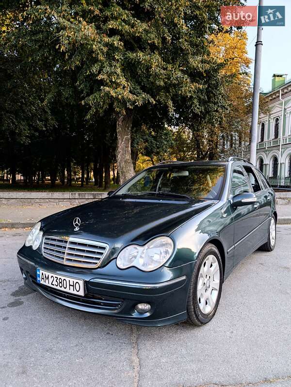 Универсал Mercedes-Benz C-Class 2006 в Житомире