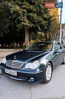 Універсал Mercedes-Benz C-Class 2006 в 