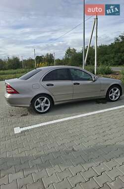 Седан Mercedes-Benz C-Class 2004 в 