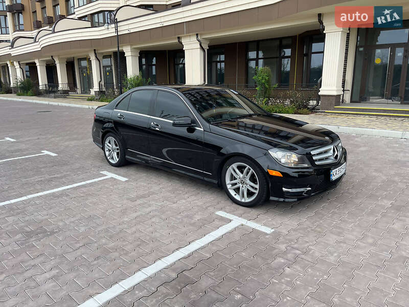 Mercedes-Benz C-Class 2011 Mercedes-Benz C-Class 2011