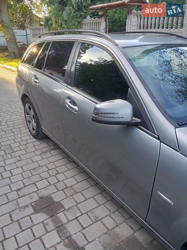 Универсал Mercedes-Benz C-Class 2010 в Львове