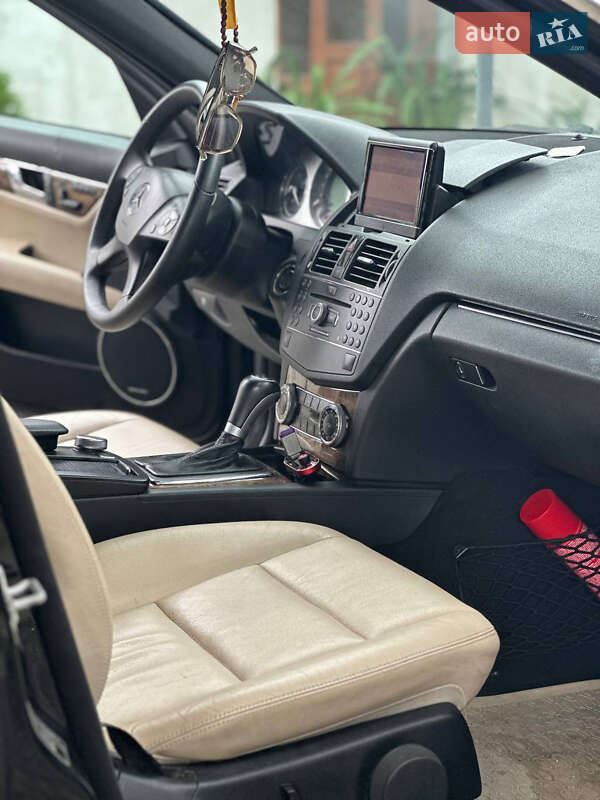 Седан Mercedes-Benz C-Class 2007 в Белках