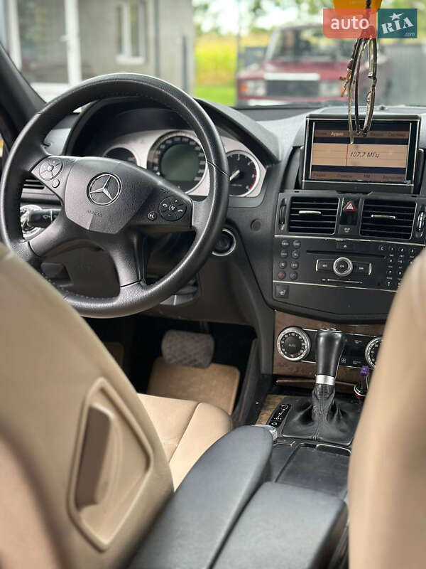 Седан Mercedes-Benz C-Class 2007 в Белках
