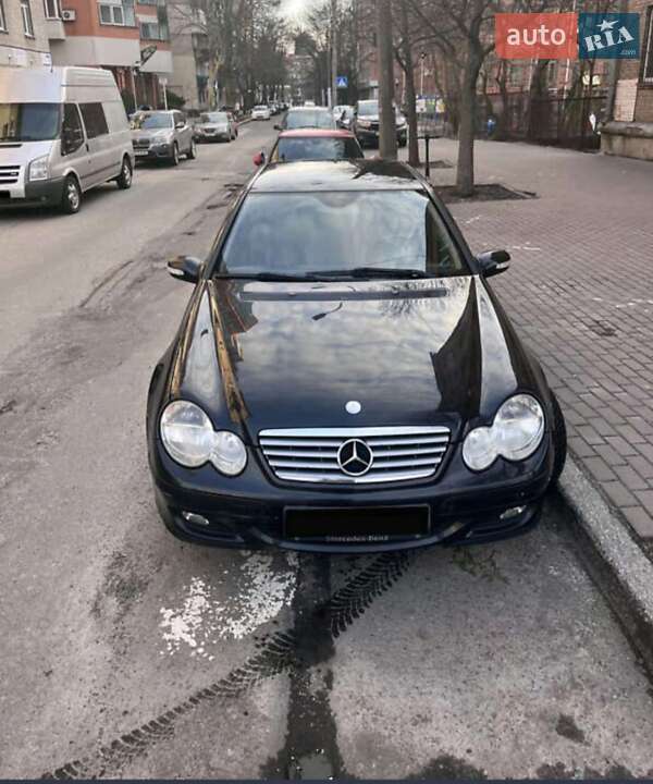 Mercedes-Benz C-Class 2004