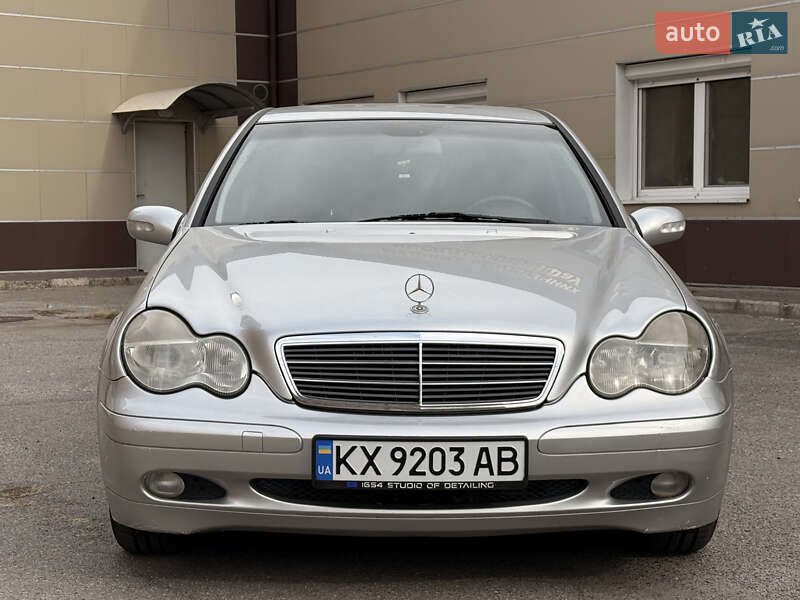 Седан Mercedes-Benz C-Class 2001 в 