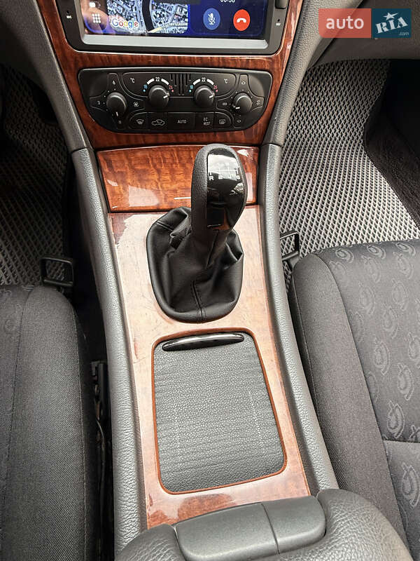 Седан Mercedes-Benz C-Class 2001 в Харкові