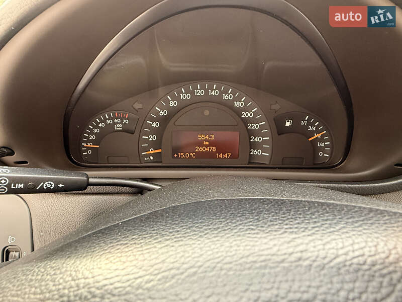 Седан Mercedes-Benz C-Class 2001 в Харкові