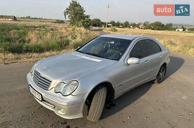 Седан Mercedes-Benz C-Class 2004 в 