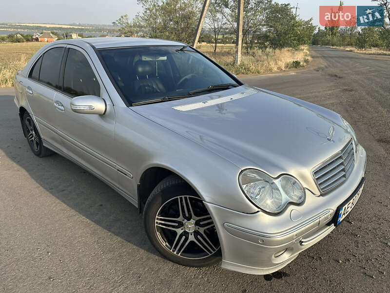 Седан Mercedes-Benz C-Class 2004 в Запоріжжі