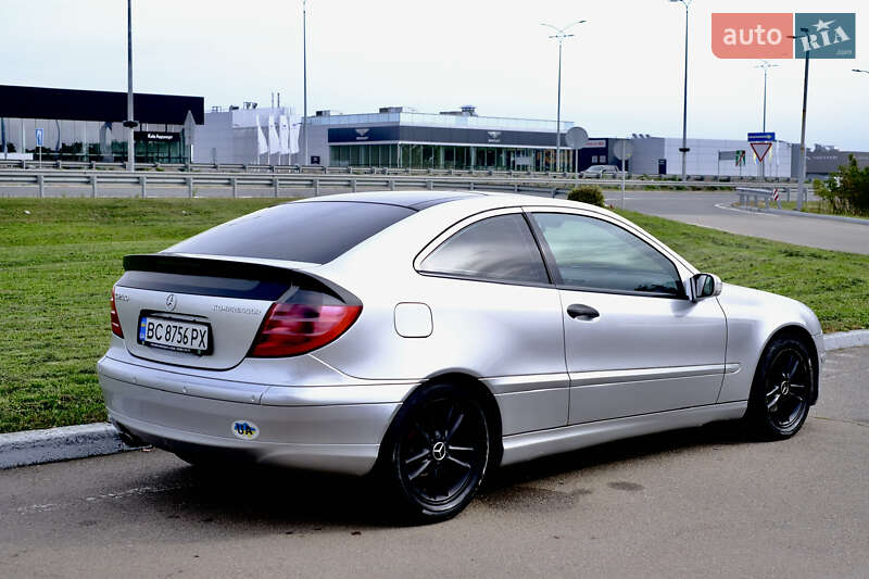 Купе Mercedes-Benz C-Class 2003 в Киеве