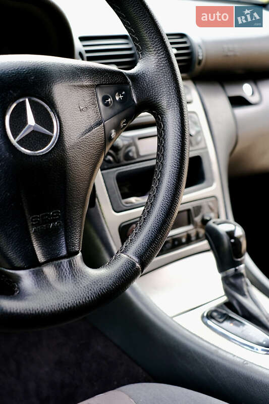 Купе Mercedes-Benz C-Class 2003 в Киеве