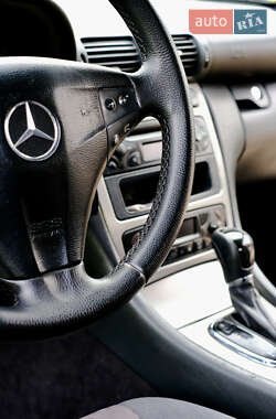 Купе Mercedes-Benz C-Class 2003 в 