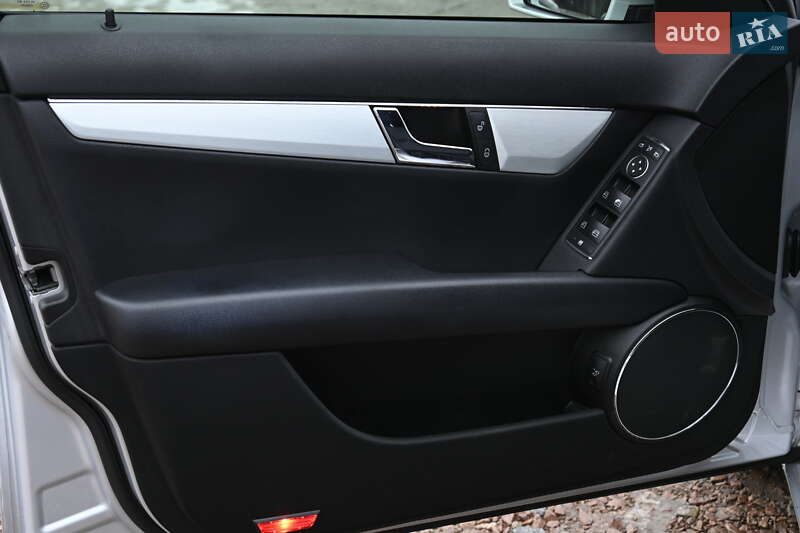 Седан Mercedes-Benz C-Class 2009 в Бердичеве
