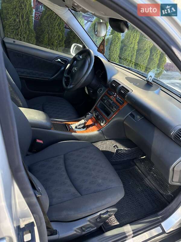Седан Mercedes-Benz C-Class 2002 в Бучачі