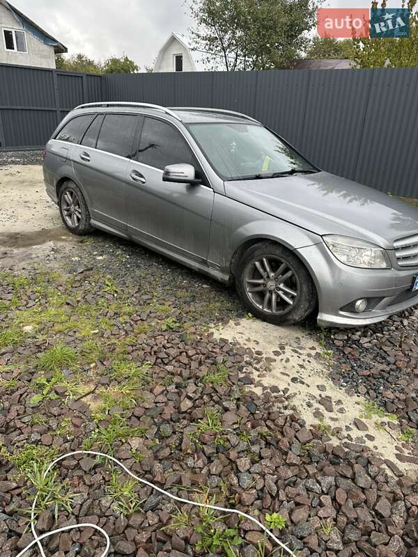 Універсал Mercedes-Benz C-Class 2011 в 