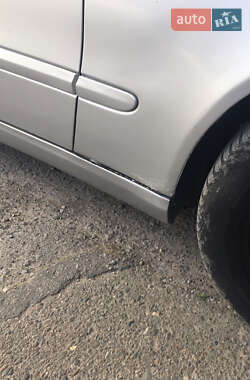 Купе Mercedes-Benz C-Class 2001 в 