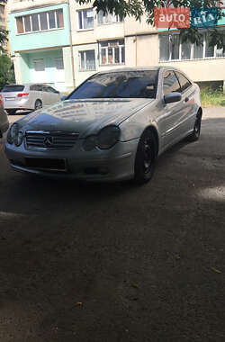 Купе Mercedes-Benz C-Class 2001 в 
