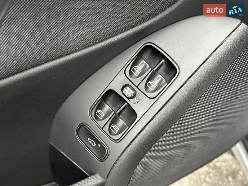 Седан Mercedes-Benz C-Class 2007 в Киеве фото 18 Седан Mercedes-Benz C-Class 2007 в Киеве