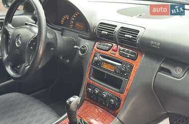 Седан Mercedes-Benz C-Class 2001 в 