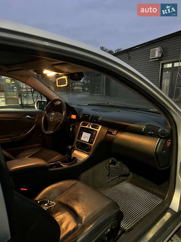 Купе Mercedes-Benz C-Class 2001 в Івано-Франківську